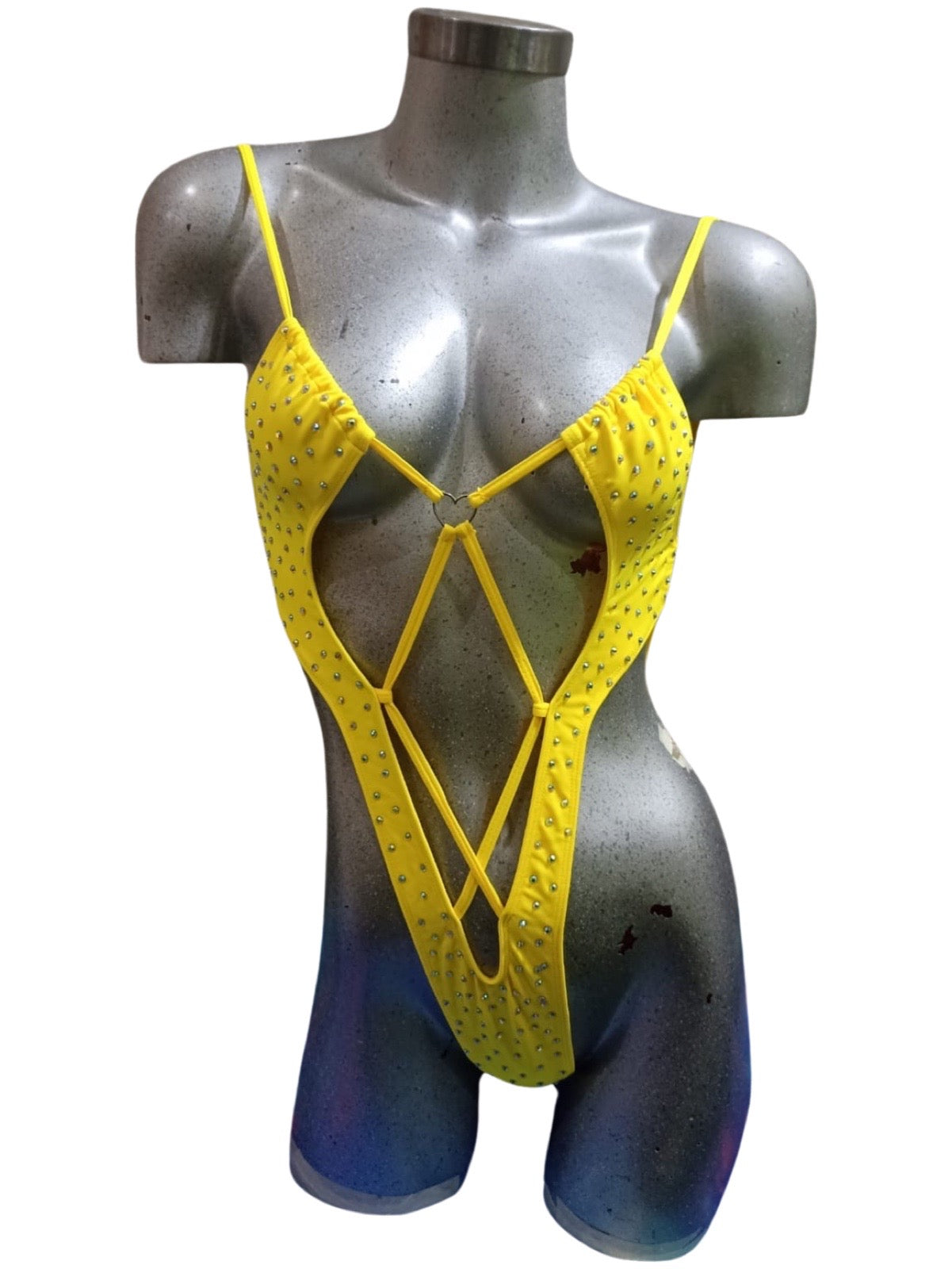 10A Body Aitana With Stones