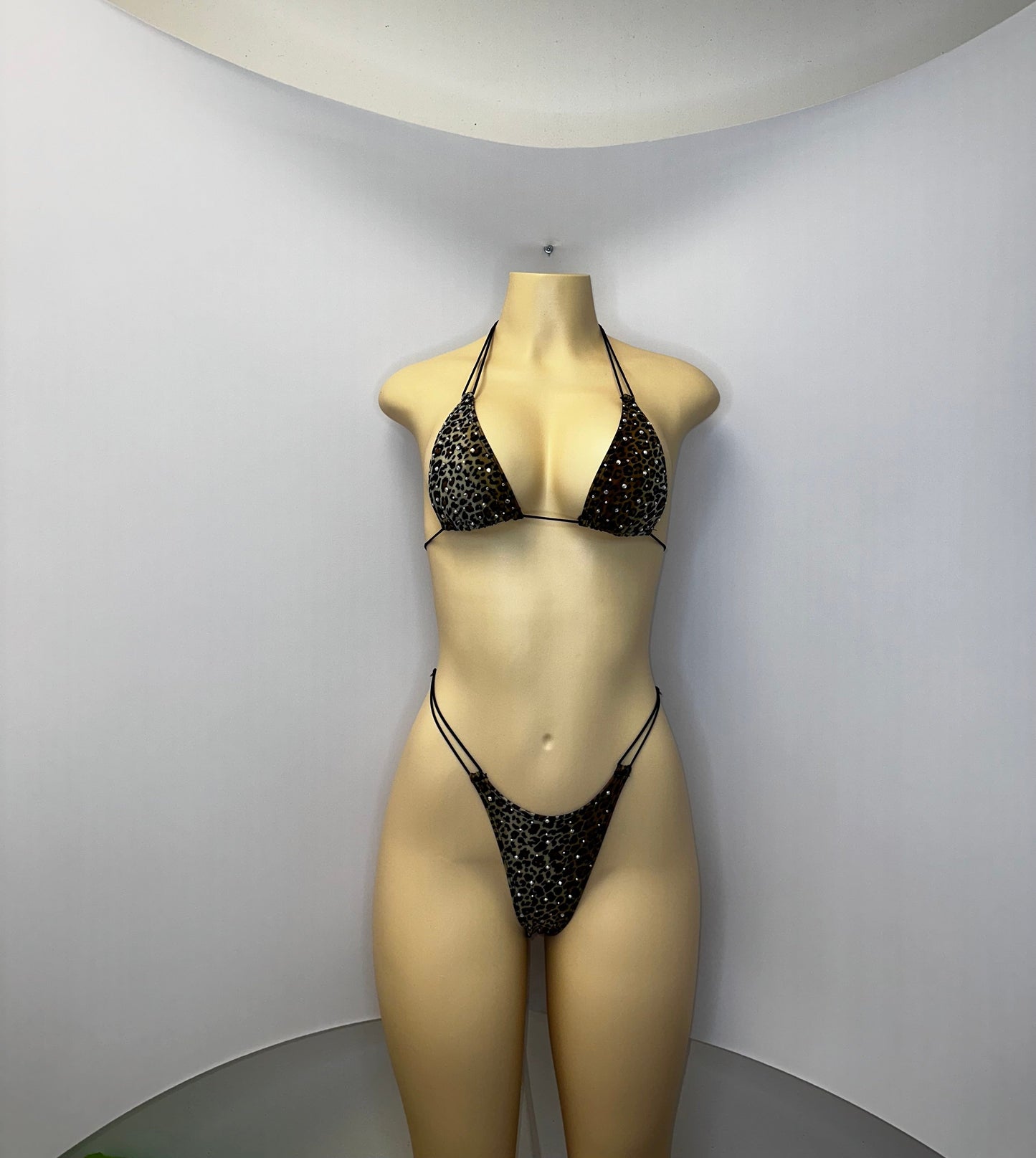 10B Set Susi – Rhinestone Micro Bikini – Exotic Dancer Stagewear for Women – Stage & Clubwear Outfit King Thong