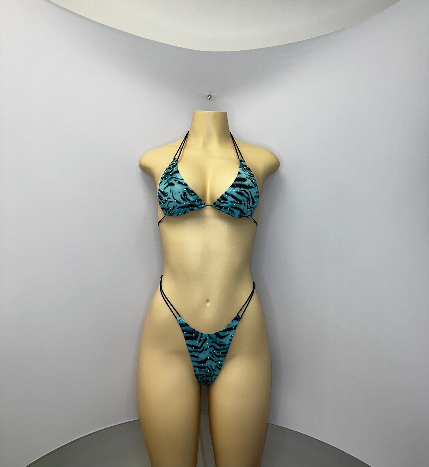 10B Set Susi – Rhinestone Micro Bikini – Exotic Dancer Stagewear for Women – Stage & Clubwear Outfit King Thong