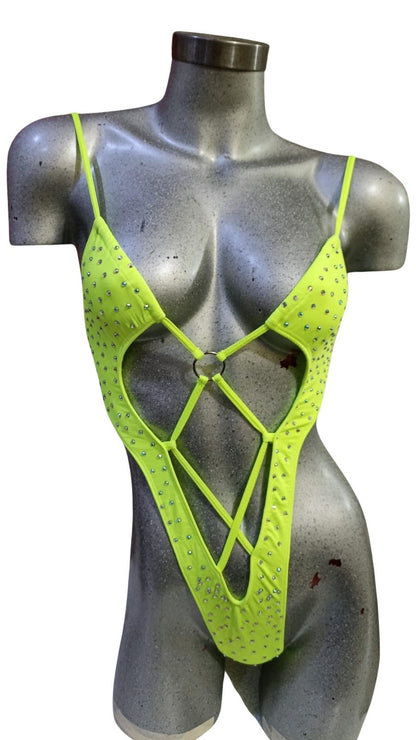 10A Body Aitana With Stones