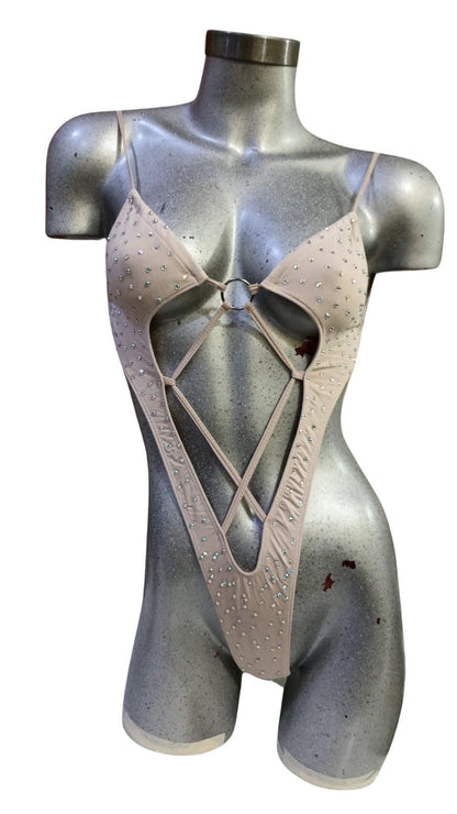 10A Body Aitana With Stones